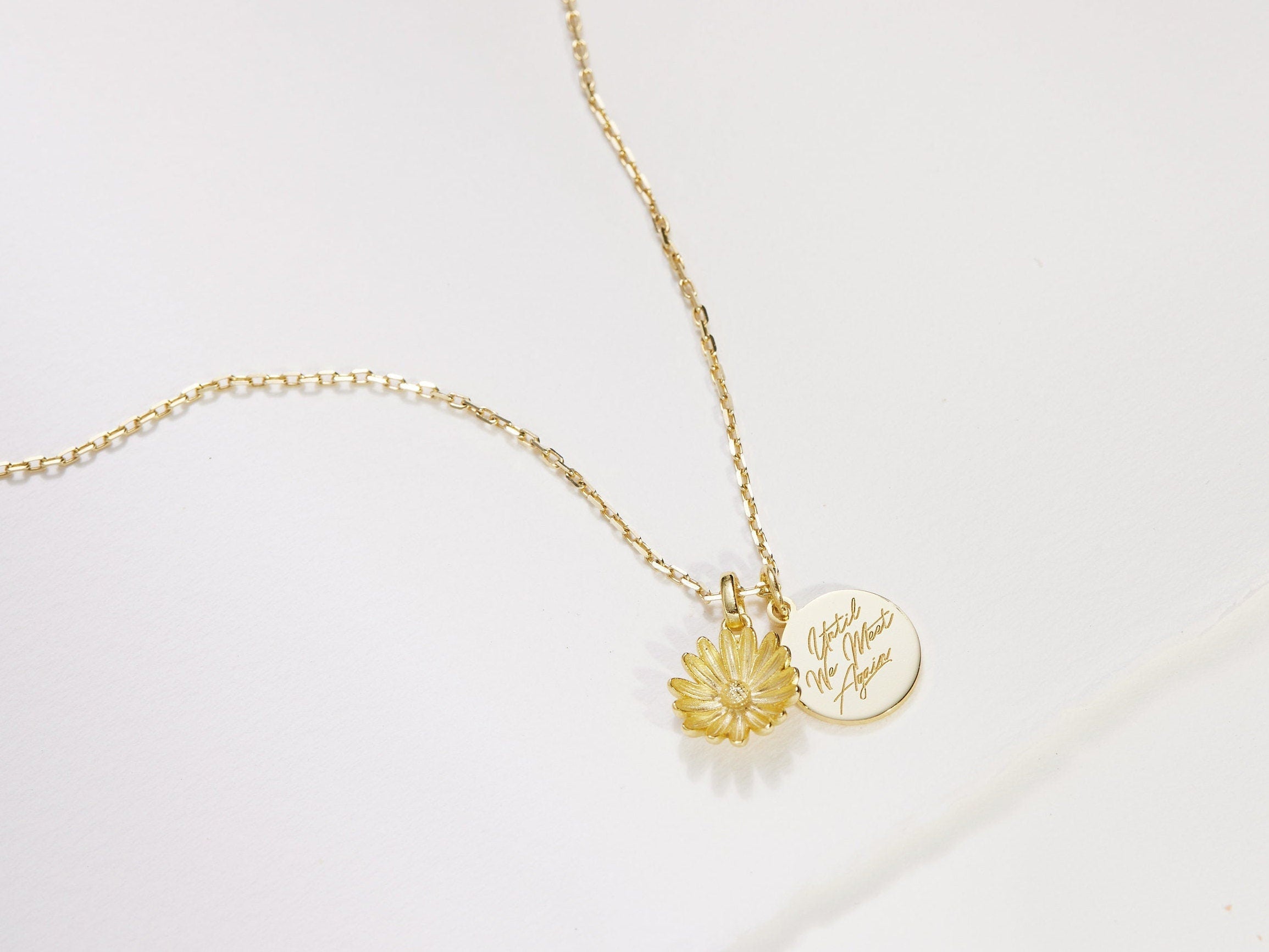 April Daisy Birth Flower Necklace-April birth flower gifts-EcoPhilia