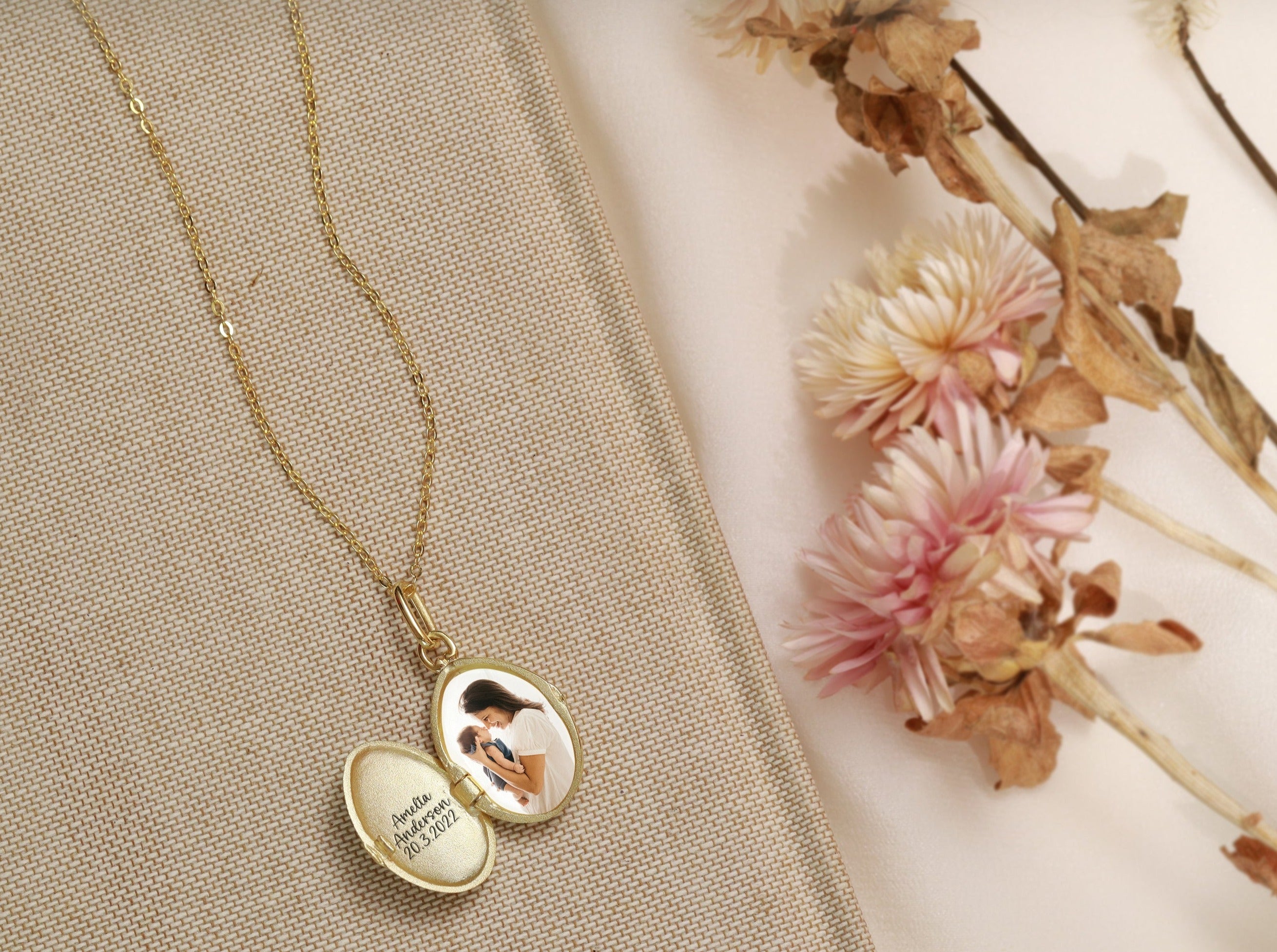 Birth flowers Bouquet Oval Locket-Jewelry > Necklaces > Lockets-EcoPhilia