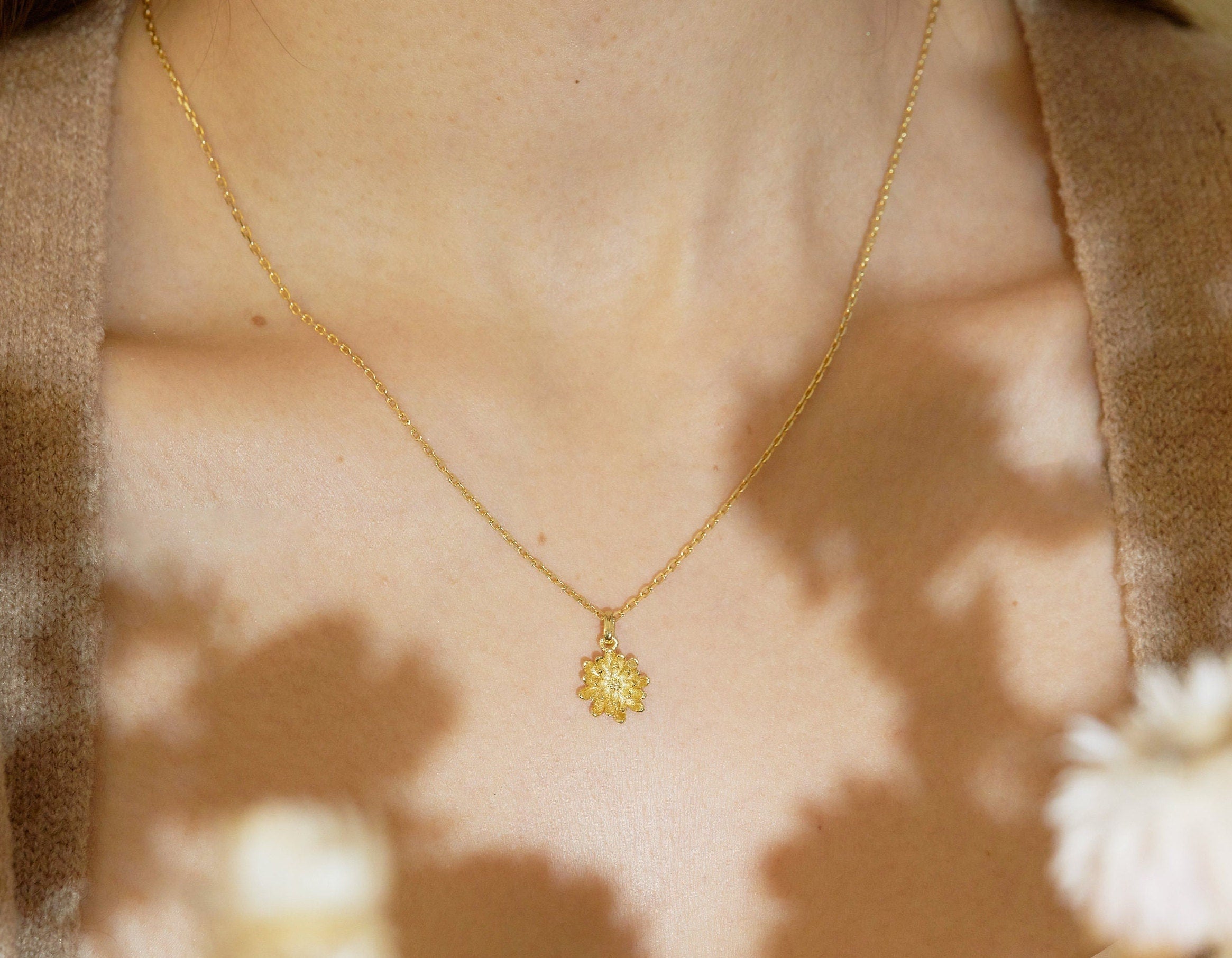 November Chrysanthemums Birth Flower Necklace-chrysanthemums necklace-EcoPhilia