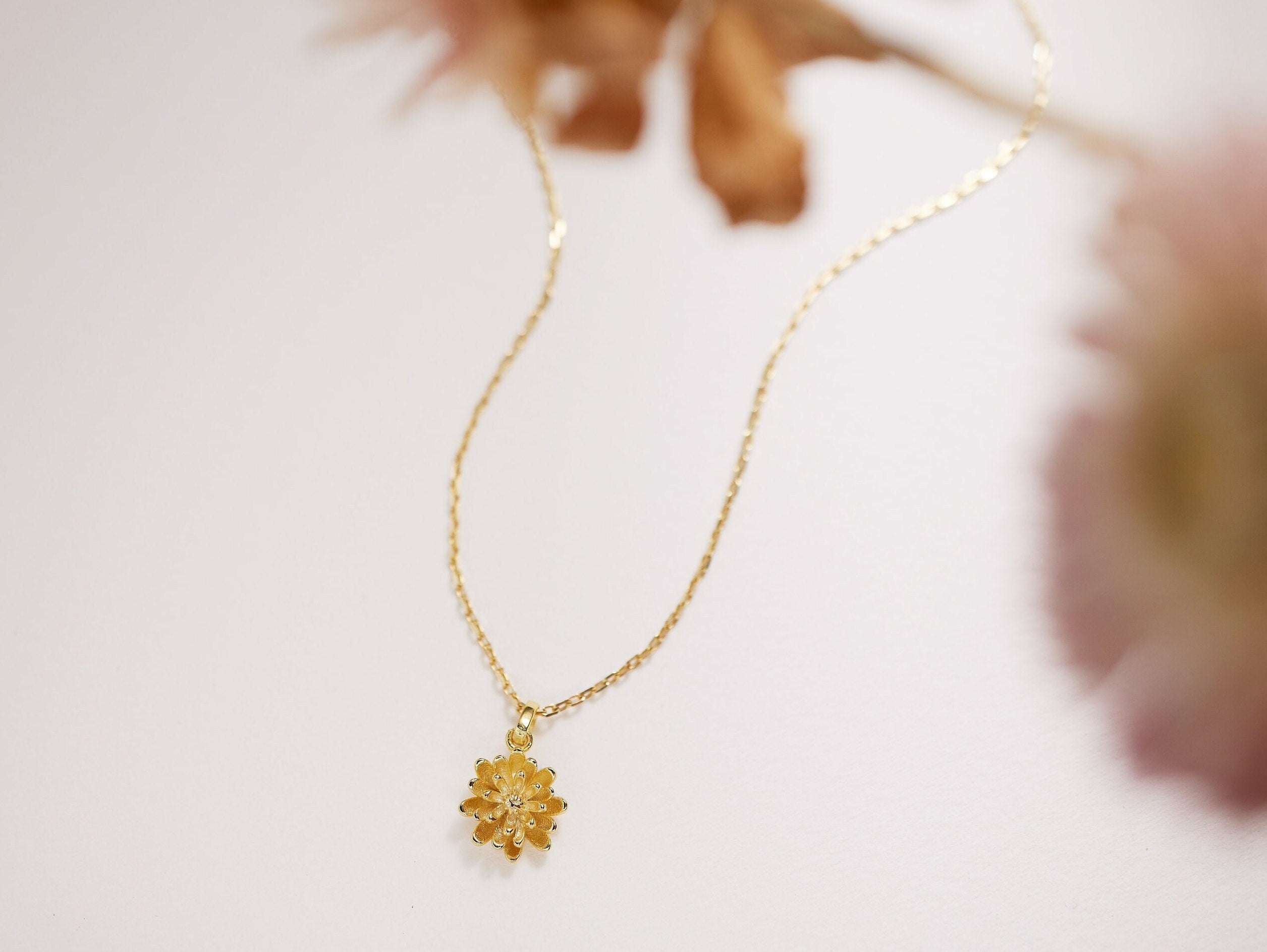 November Chrysanthemums Birth Flower Necklace-chrysanthemums necklace-EcoPhilia