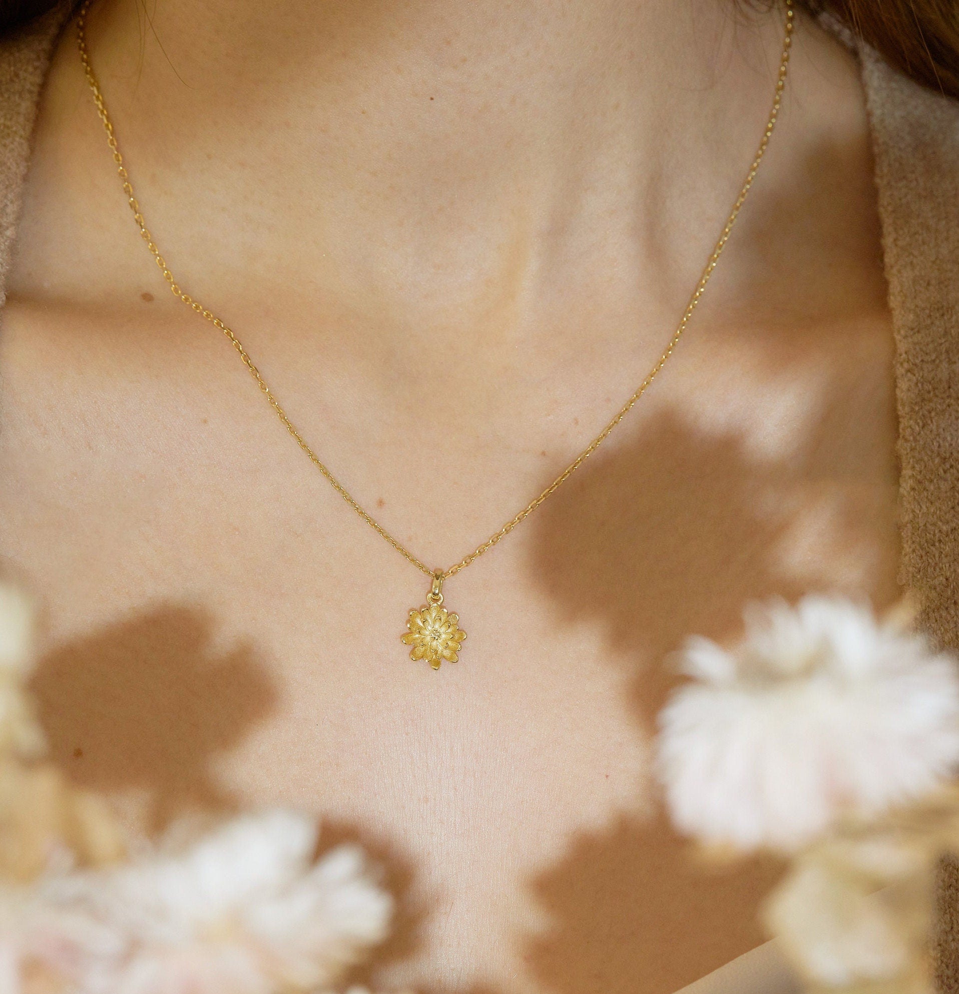 November Chrysanthemums Birth Flower Necklace-chrysanthemums necklace-EcoPhilia