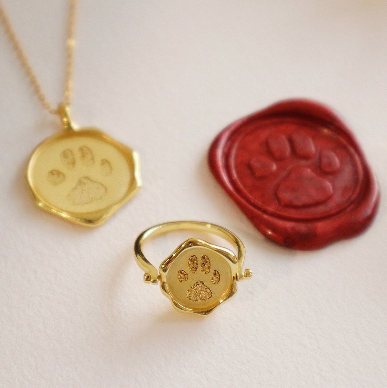 Paw Print Seal Wax Spinner Ring-Jewelry > Rings > Statement Rings-EcoPhilia